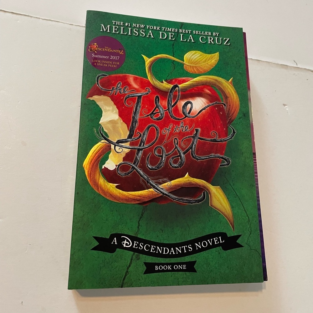 Descendants The Isle of the Lost Melissa De La Cruz Paperback